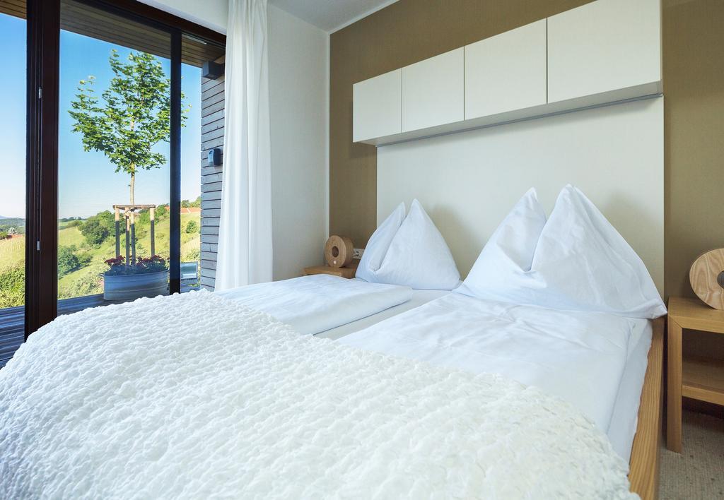 Weingarten-Resort Unterlamm Loipersdorf - Adults Only מראה חיצוני תמונה